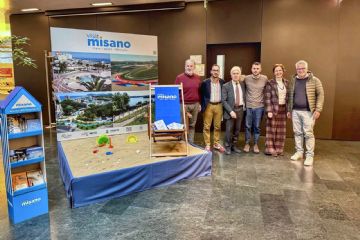Misano porta un angolo di spiaggia a Bolzano