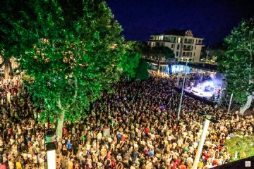 Torna Friday Night: al via un weekend all'insegna della musica, ma anche della filosofia e dell'intrattenimento