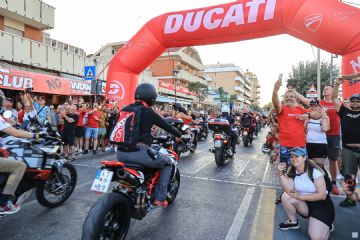 Misano Adriatico si veste di rosso per il World Ducati Week: il territorio protagonista della grande festa del Centenario Ducati