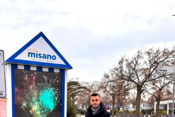 Due IAT digitali sul lungomare di Misano