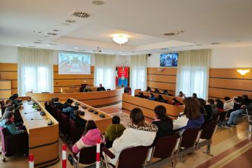 Gli alunni di Misano incontrano e "interrogano" il Sindaco Piccioni